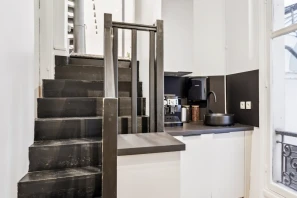 Espace indépendant - 75002 - 12 postes - 5900€