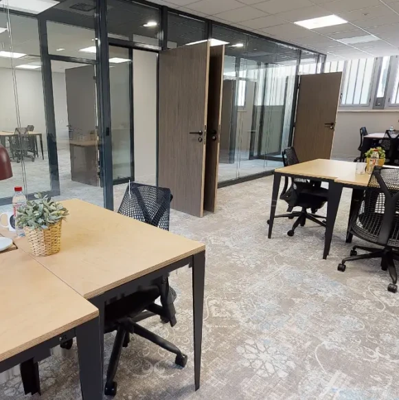 Bureau privé 46 m² 11 postes Location bureau Avenue Thiers Nice 06000 - photo 1