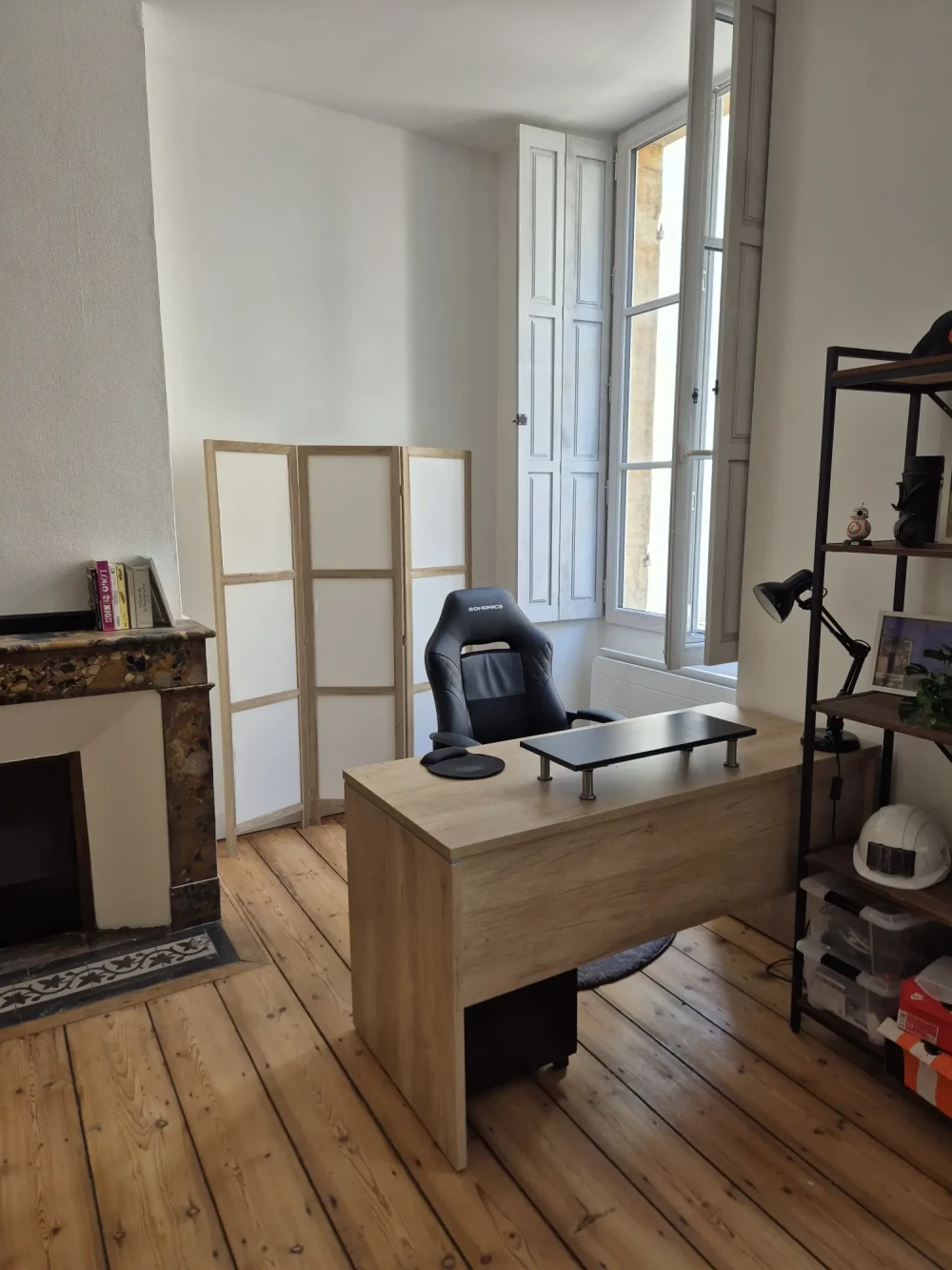 Open Space - 33000 - 3 postes - 300€