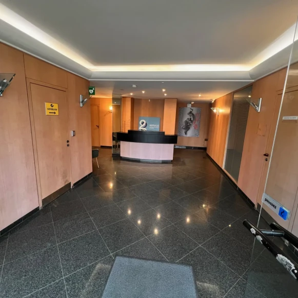 Bureau privé 13 m² 1 poste Location bureau Avenue d'Amazonie Les Ulis 91940 - photo 7