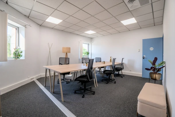 Bureau privé - 33600 - 6 postes - 1418€