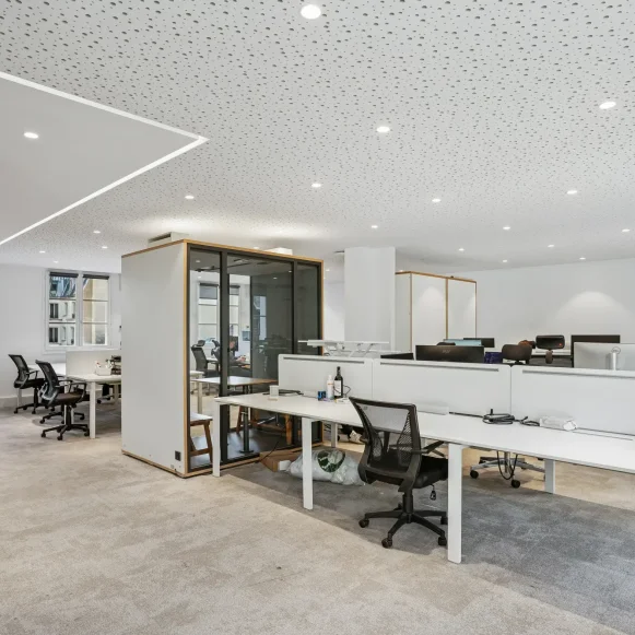 Bureau privé 115 m² 23 postes Coworking Rue de Paradis Paris 75010 - photo 1