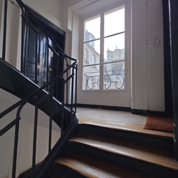 Open Space  10 postes Location bureau Rue de Birague Paris 75004 - photo 4