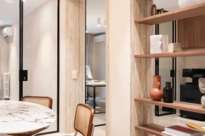 Open Space - 06000 - 8 postes - 350€