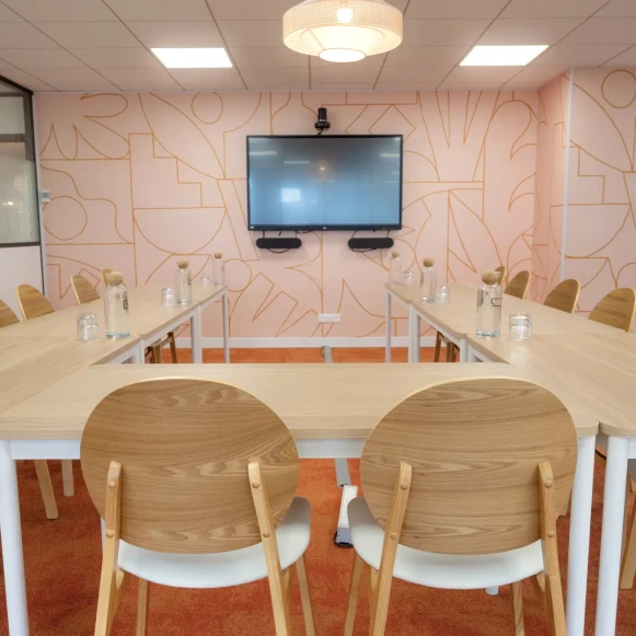 Bureau privé 18 m² 5 postes Coworking Rue Rouget de Lisle Suresnes 92150 - photo 8