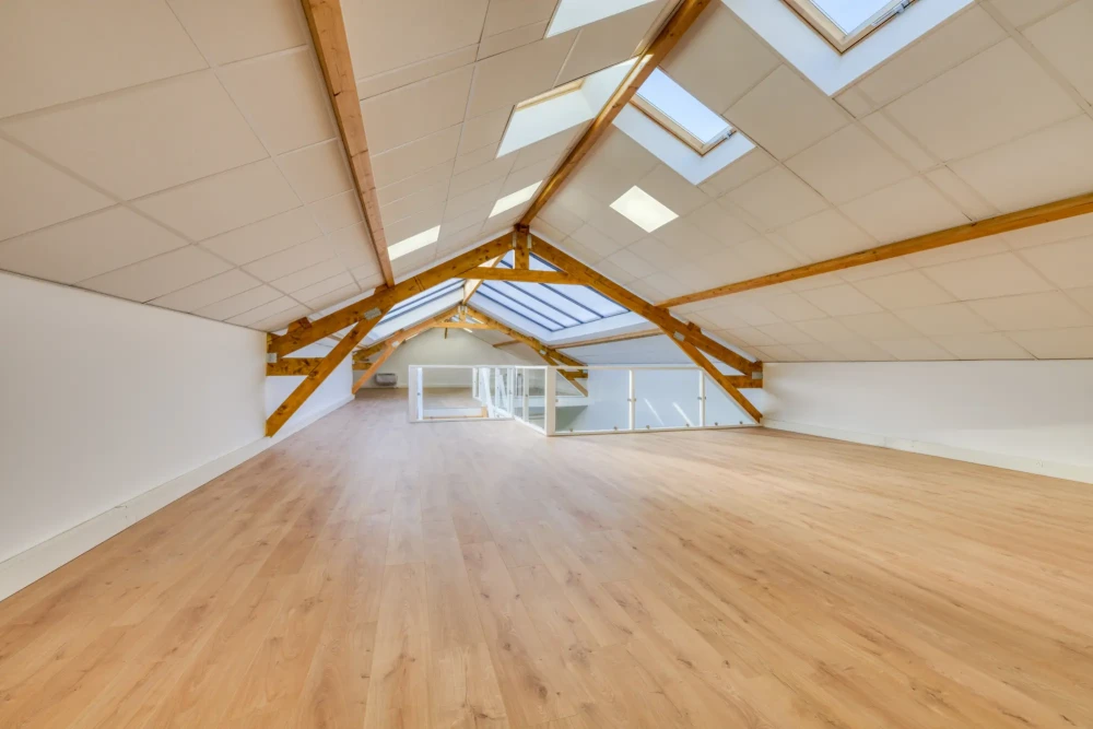 Espace indépendant - 92240 - 40 postes - 5500€