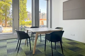 Bureau privé - 49000 - 5 postes - 1135€
