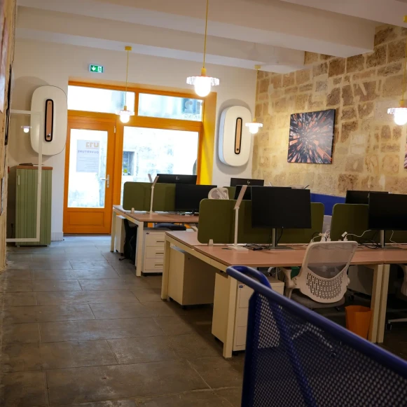 Bureau privé 38 m² 8 postes Coworking Rue de l'Université Montpellier 34000 - photo 2