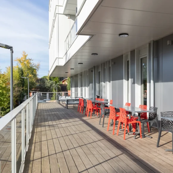 Bureau privé 13 m² 2 postes Location bureau Rue Voie Lactée Saint-Didier-au-Mont-d'Or 69370 - photo 2