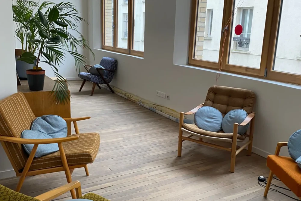 Open Space - 75020 - 5 postes - 350€