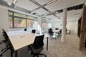 Bureau privé - 92110 - 76 postes - 42788€