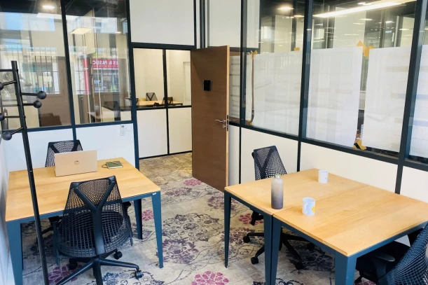Bureau privé - 33000 - 4 postes - 1402€