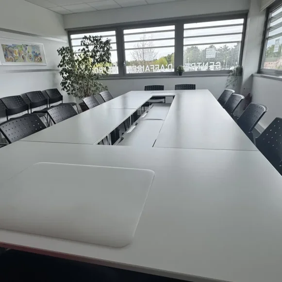 Bureau privé 14 m² 1 poste Location bureau Rue des Indes Noires Boves 80440 - photo 8