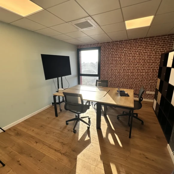 Bureau privé 16 m² 3 postes Location bureau Rue Paul Lafargue Noisy-le-Grand 93160 - photo 2
