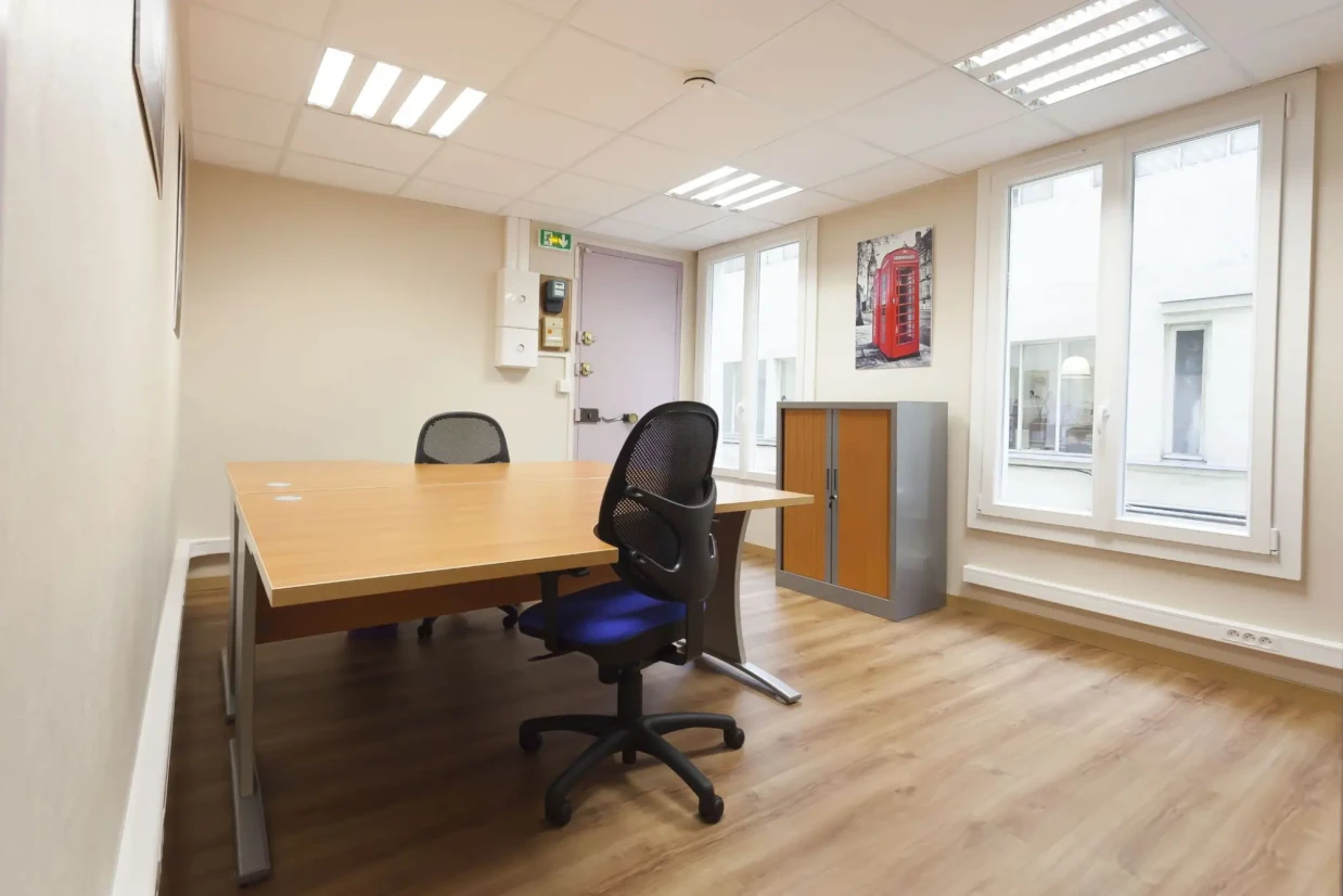 Bureau privé - 75010 - 2 postes - 850€