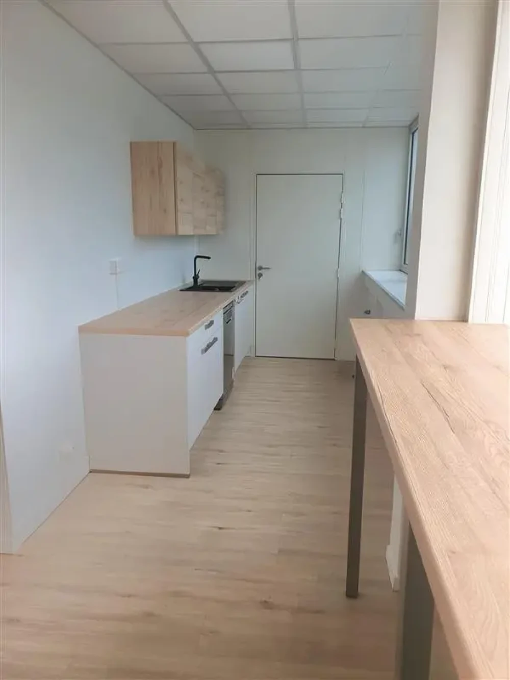 Espace indépendant - 91000 - 21 postes - 4098€