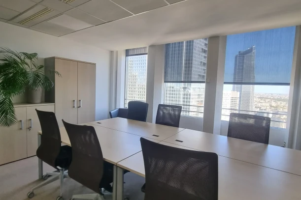 Bureau privé - 92800 - 4 postes - 1900€