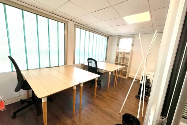 Bureau privé - 75017 - 3 postes - 1100€
