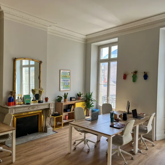 Open Space  5 postes Coworking Rue Paul Berthelot Bordeaux 33300 - photo 11