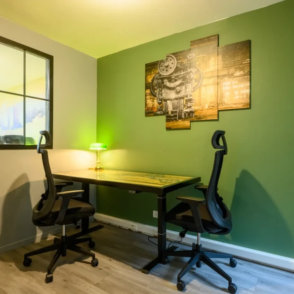 Bureau privé 5 m² 2 postes Coworking Rue Georges Clemenceau Montbéliard 25200 - photo 1