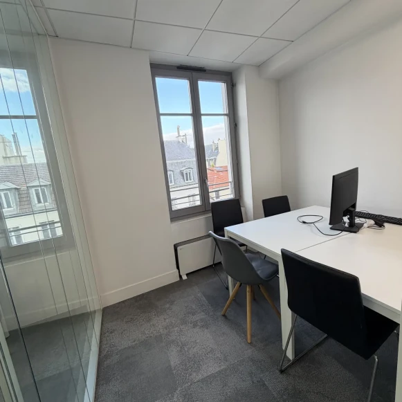 Espace indépendant 170 m² 30 postes Location bureau Rue de Charenton Paris 75012 - photo 3
