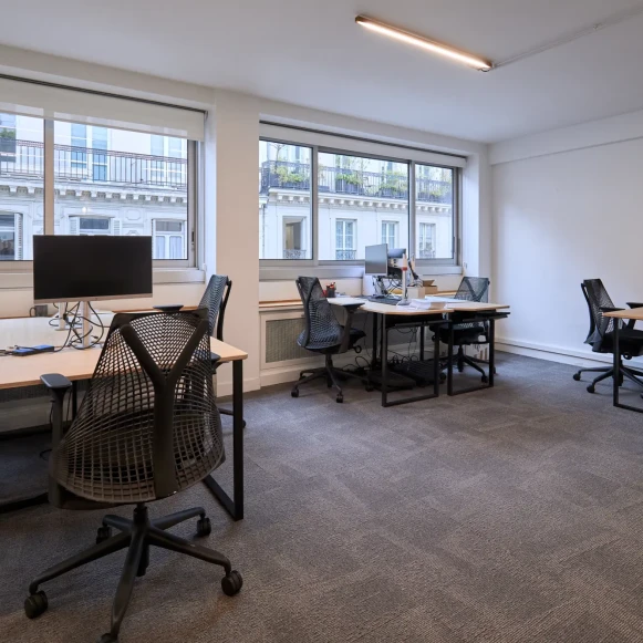 Bureau privé 12 m² 4 postes Coworking Rue d'Amsterdam Paris 75008 - photo 12