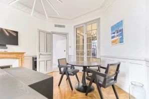 Open Space - 06000 - 2 postes - 750€