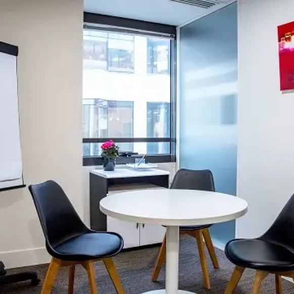 Bureau privé 38 m² 10 postes Location bureau Rue d'Aguesseau Boulogne-Billancourt 92100 - photo 1