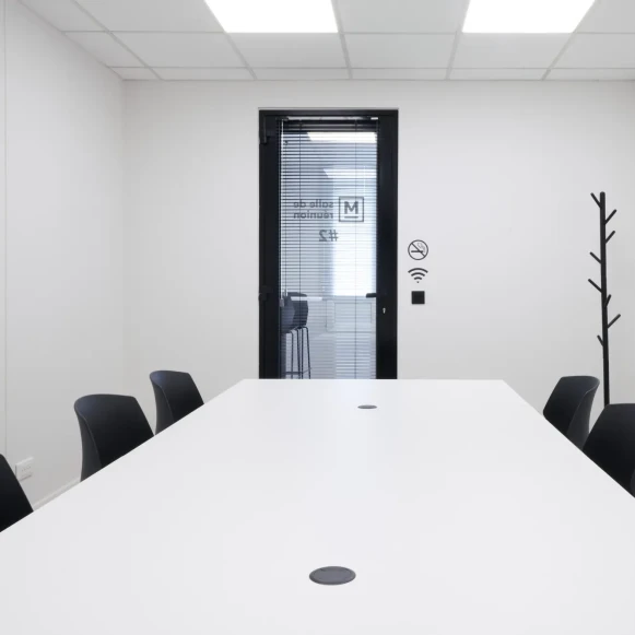 Bureau privé 25 m² 4 postes Coworking Rue de Paris Montreuil 93100 - photo 11