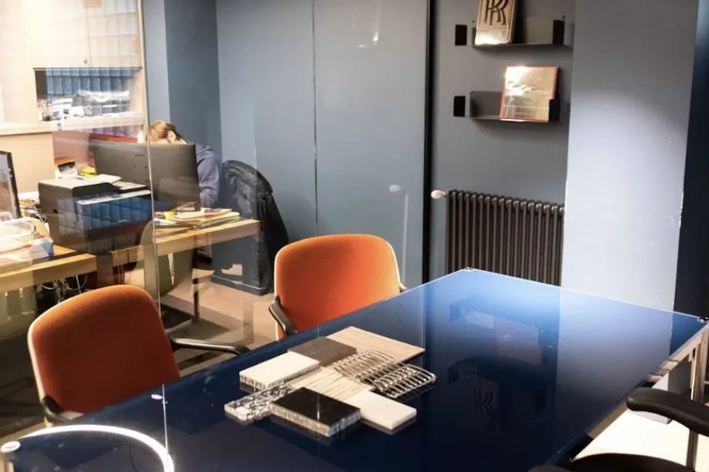 Open Space - 75018 - 10 postes - 450€