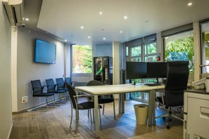 Bureau privé - 69100 - 8 postes - 2200€