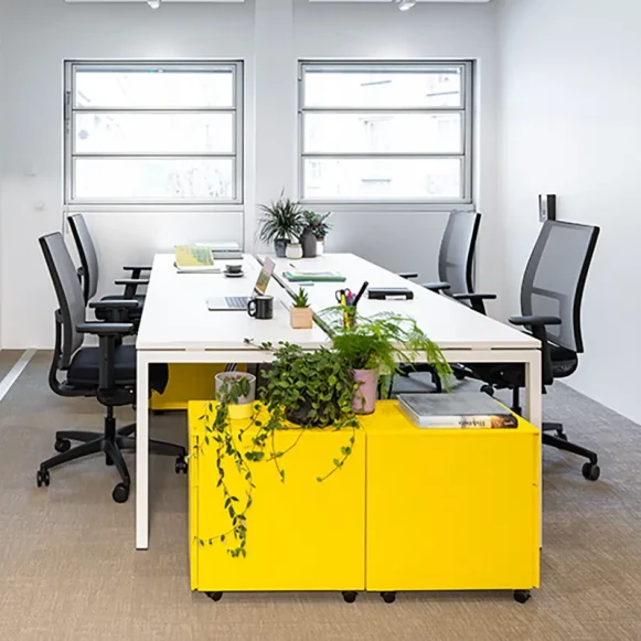 Bureau privé 20 m² 5 postes Coworking Boulevard Voltaire Paris 75011 - photo 1