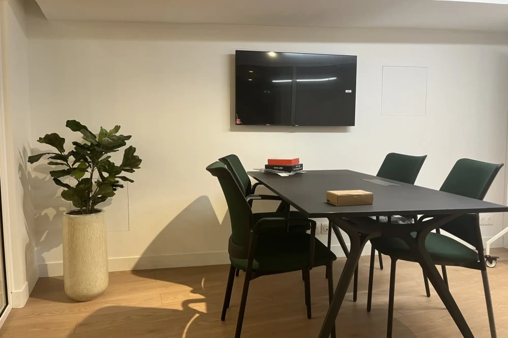 Espace indépendant - 75009 - 28 postes - 7900€