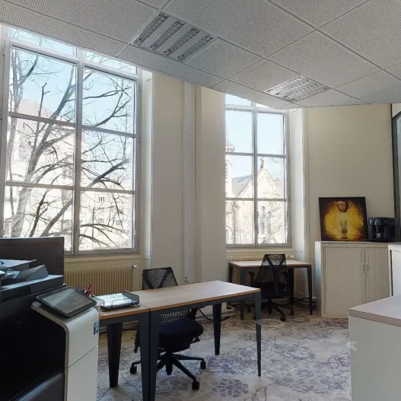 Bureau privé 21 m² 6 postes Location bureau Boulevard de Brosses Dijon 21000 - photo 4