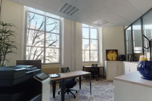 Bureau privé - 21000 - 6 postes - 4242€