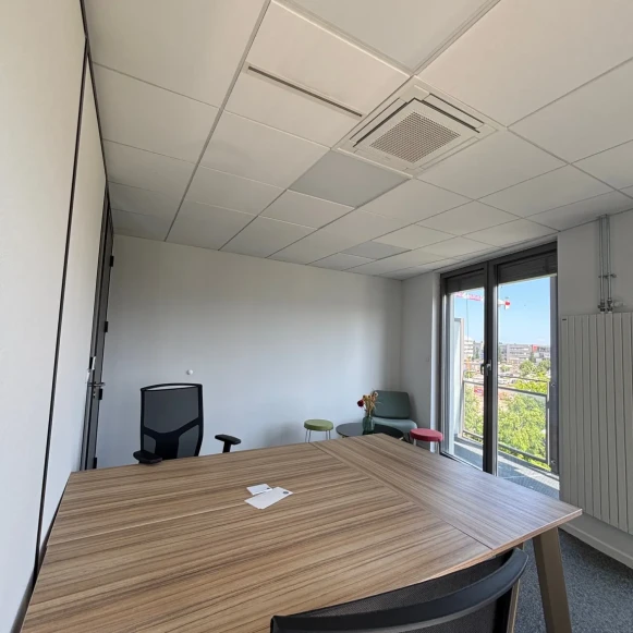 Bureau privé 17 m² 3 postes Coworking Rue de Newcastle Nancy 54000 - photo 2