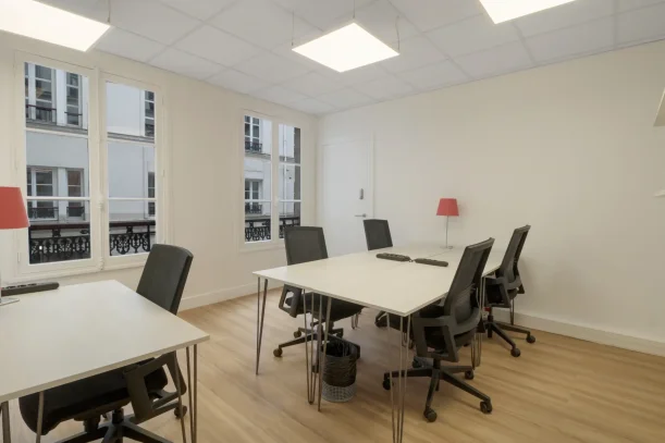 Bureau privé - 75009 - 4 postes - 2200€