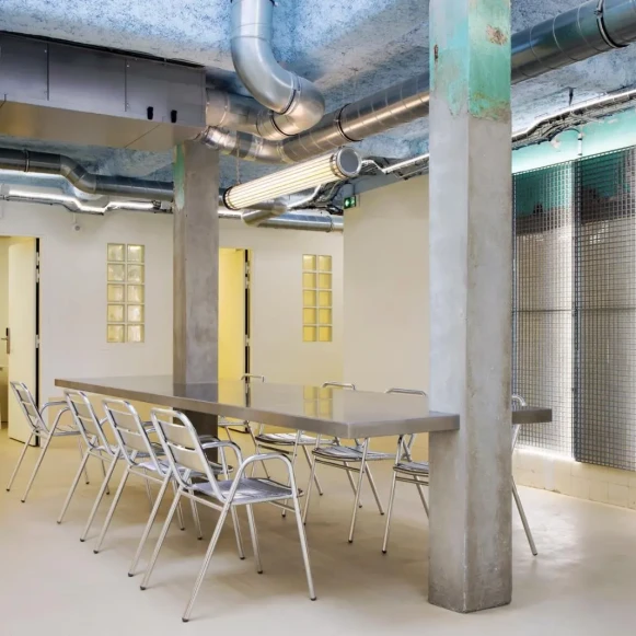Bureau privé 15 m² 2 postes Location bureau Rue Charles Baudelaire Paris 75012 - photo 1