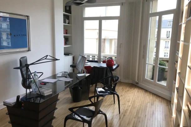 Bureau privé - 75008 - 4 postes - 500€