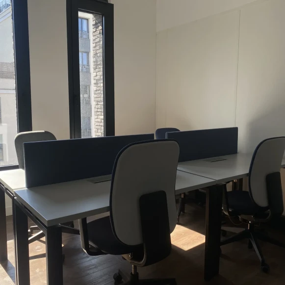 Bureau privé 13 m² 4 postes Coworking Place Martin Levasseur Saint-Ouen-sur-Seine 93400 - photo 1