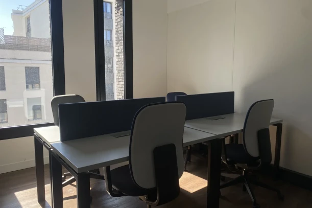 Bureau privé - 93400 - 4 postes - 1650€