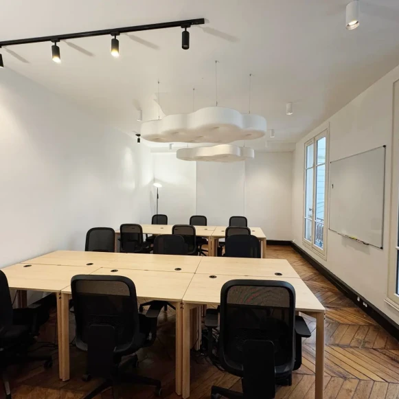 Espace indépendant 100 m² 18 postes Location bureau Rue de Châteaudun Paris 75009 - photo 2