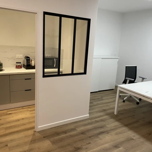 Espace indépendant 50 m² 3 postes Coworking Rue de Chorey Beaune 21200 - photo 4