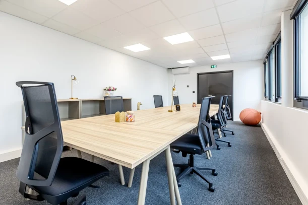 Bureau privé - 72650 - 7 postes - 1517€