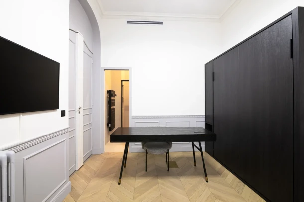 Bureau privé - 75017 - 2 postes - 1350€