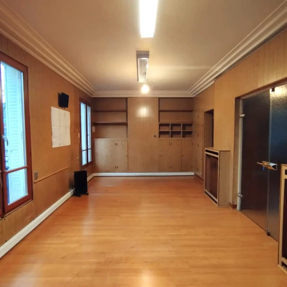 Bureau privé 13 m² 3 postes Location bureau Rue Chasseloup Laubat Paris 75015 - photo 2