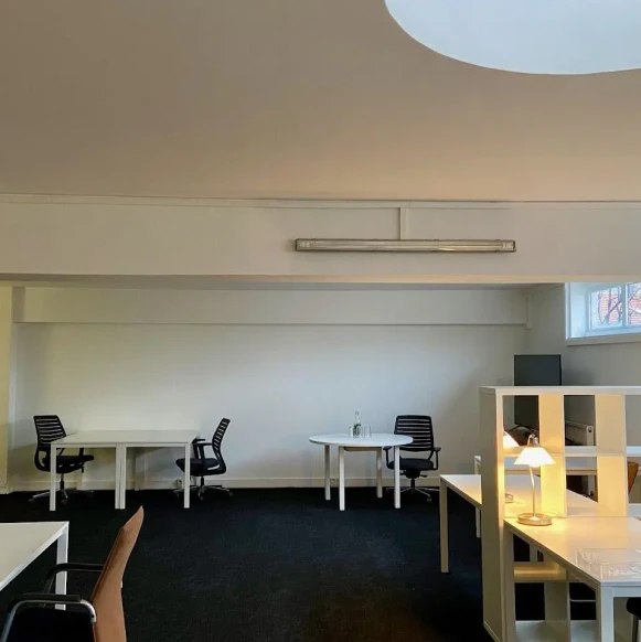 Bureau privé 30 m² 10 postes Coworking Avenue d'Italie Paris 75013 - photo 1