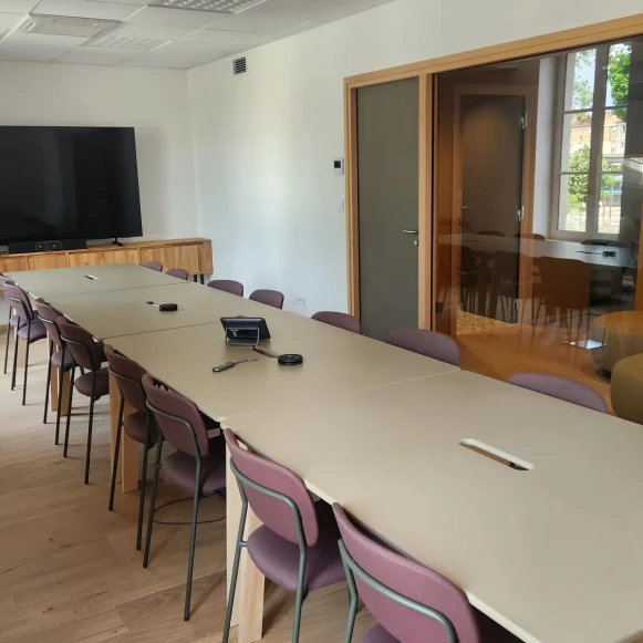 Bureau privé 21 m² 6 postes Location bureau Rue Parmentier Oullins-Pierre-Bénite 69600 - photo 3
