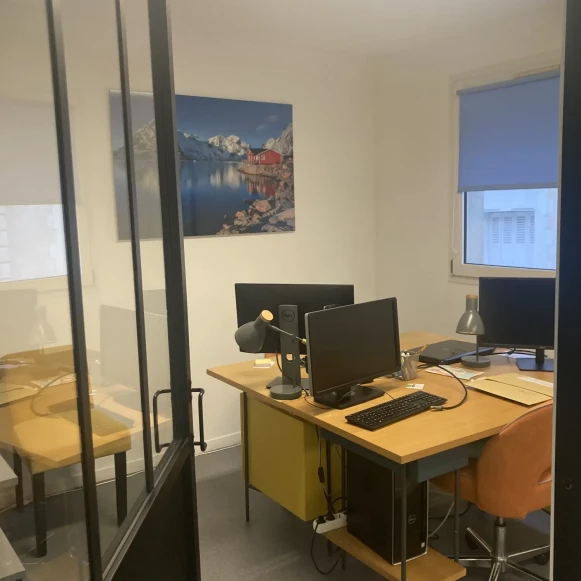 Bureau privé 12 m² 2 postes Location bureau Rue Chaptal Tours 37000 - photo 2