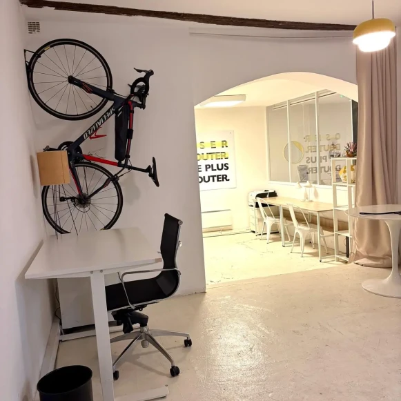 Bureau privé 70 m² 10 postes Location bureau Rue Lamartine Paris 75009 - photo 10